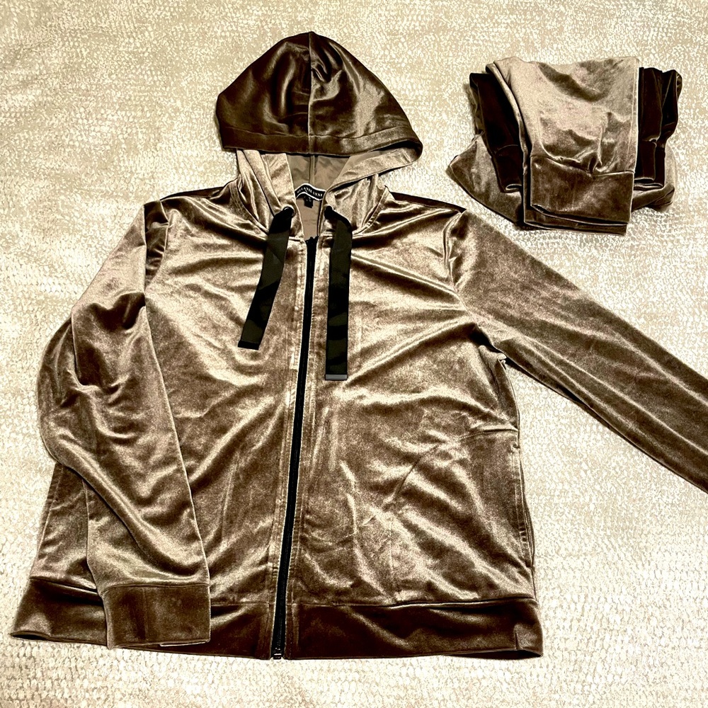 2pc Velour athletic set. Elevated Casual